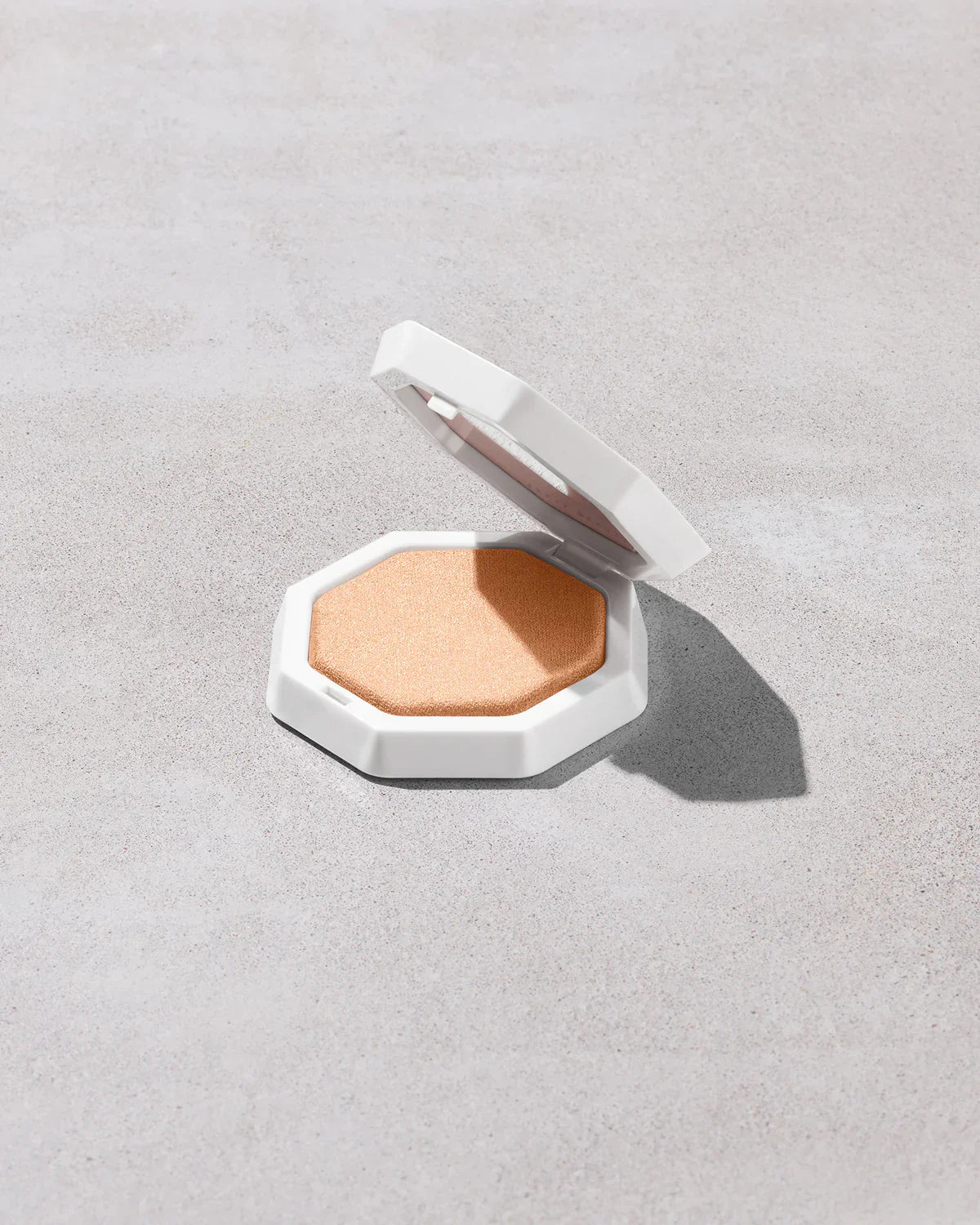 Demi’glow Light-Diffusing Highlighter