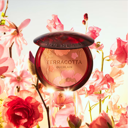 Terracotta Light Natural-Look Illuminating Powder – 96 % Natural Origin