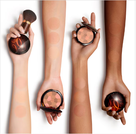 Natural “Glow-Boost” Terracotta Light – 96 % Naturally-Derived Ingredients