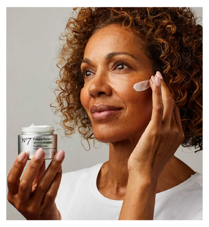 Future Renew Damage Reversal Night Cream