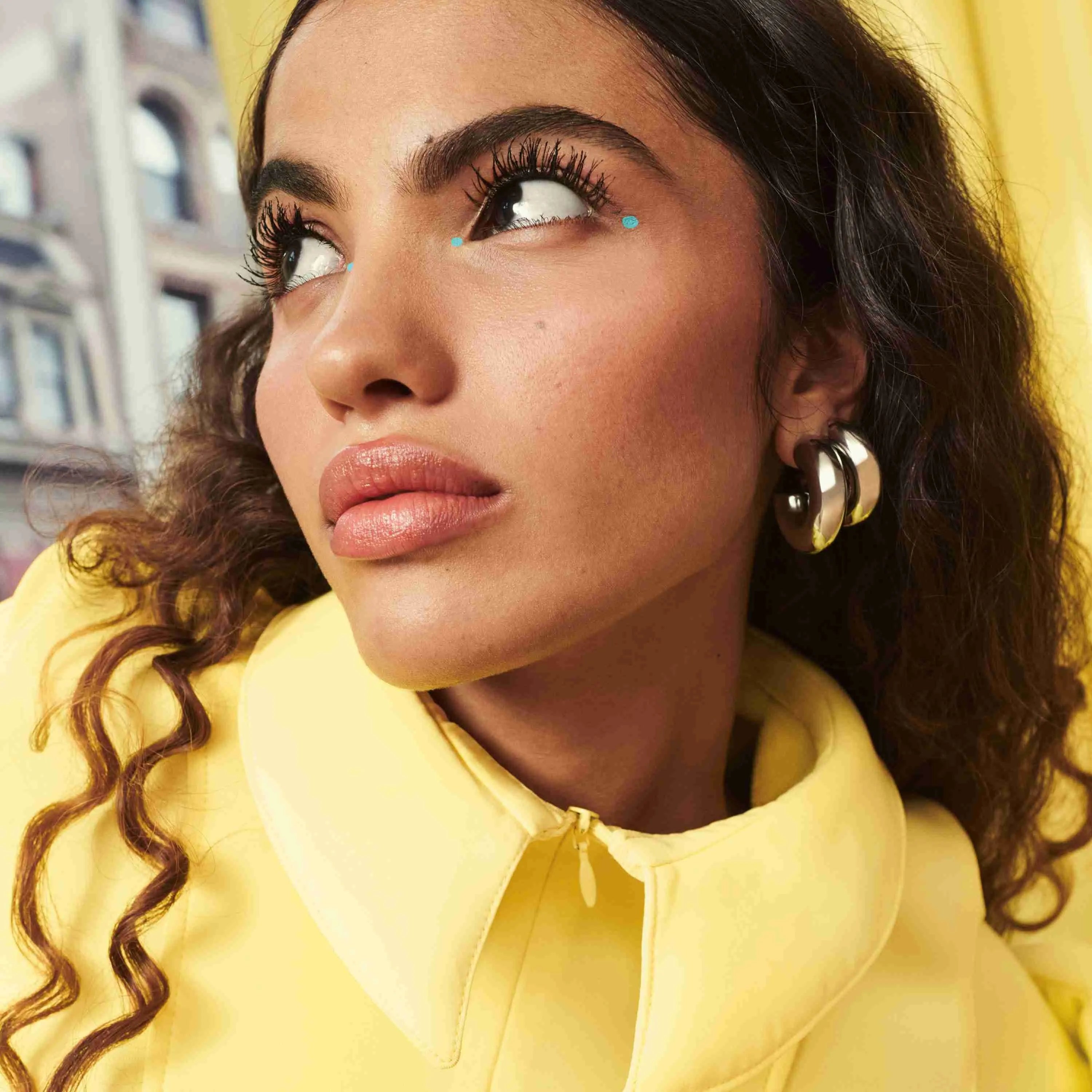 Colossal Bubble™ Waterproof Mascara Buildable, sleek volume