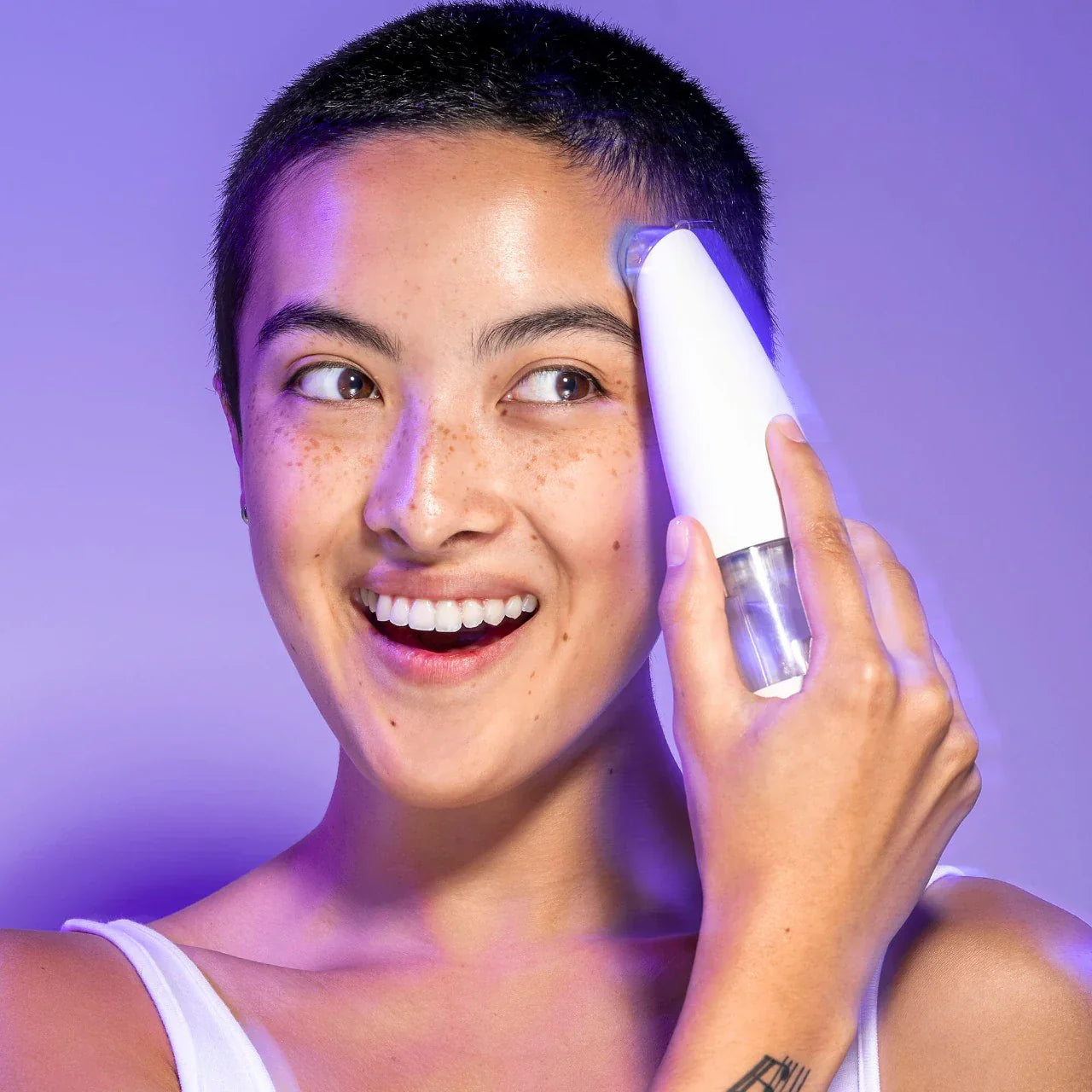 GLOfacial Hydro-Infusion Pore Cleansing + Blue LED Clarifying Tool