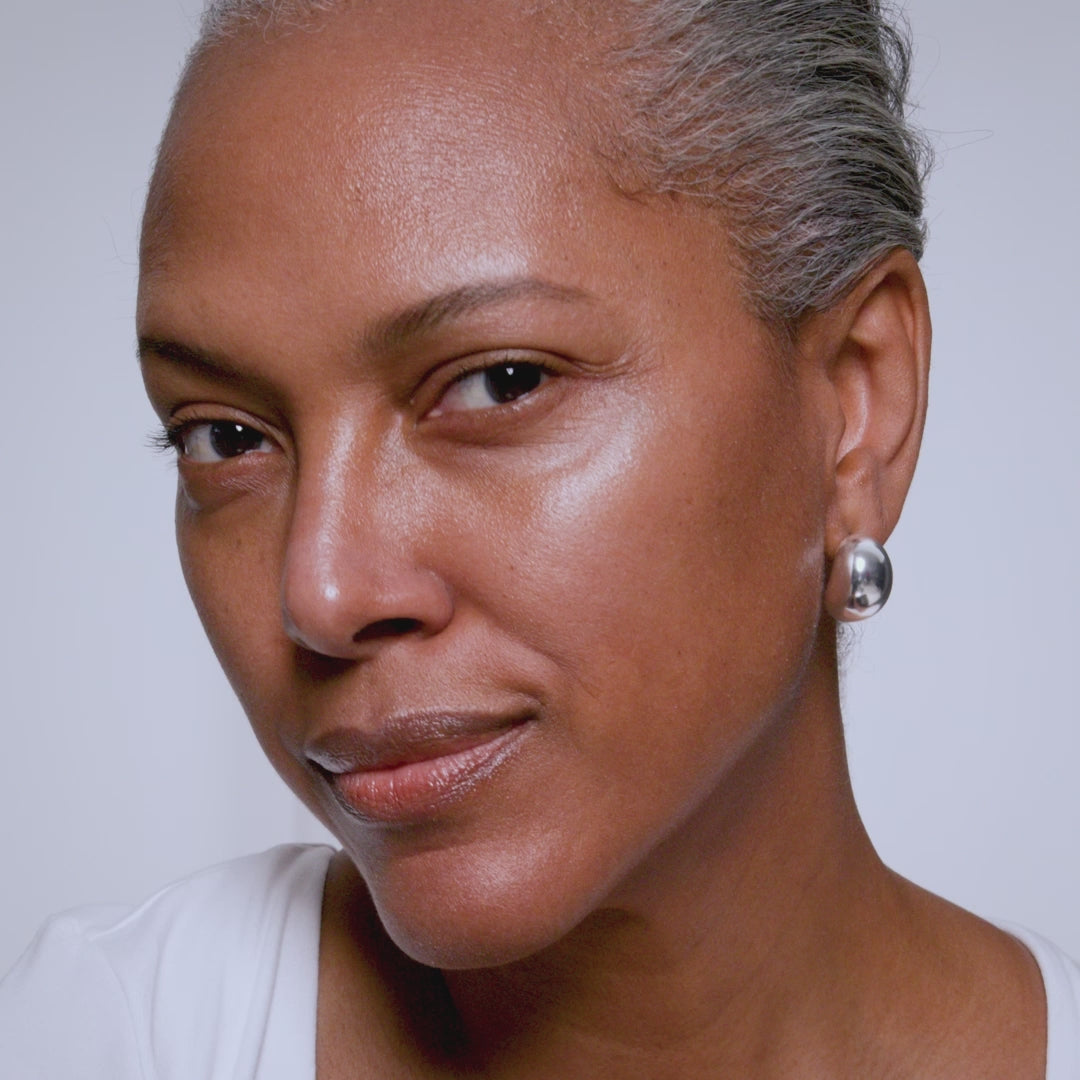 Load video: Light Reflecting Hydrating Primer