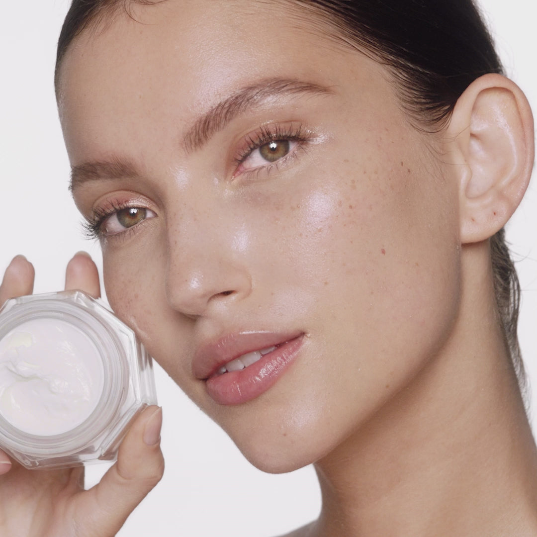 Load video: Mini Pillow Talk Lip Kit