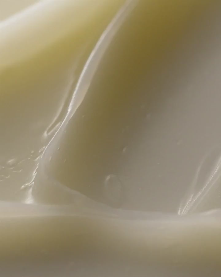 Load video: La Mer The Lip Balm