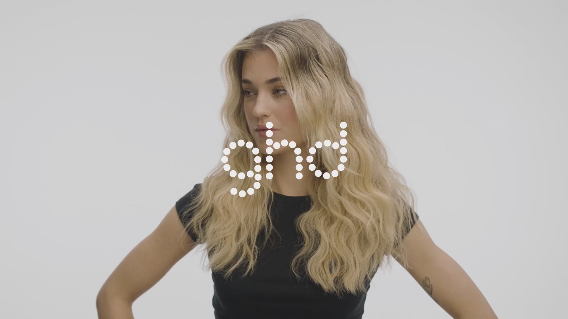 Load video: GHD wave professional triple barrel waver